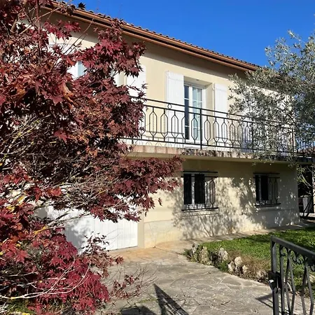 Holiday home Maison Chaleureuse, Quartier Pavillonnaire *